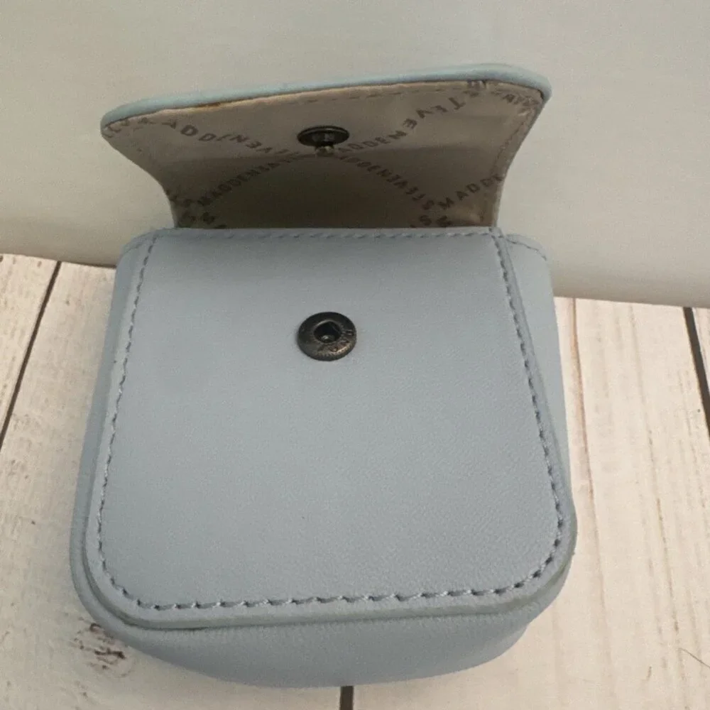 Steve Madden Light Blue Women’s Purse Charm Airpod Case Snap Closure 3”x3”x1.5”